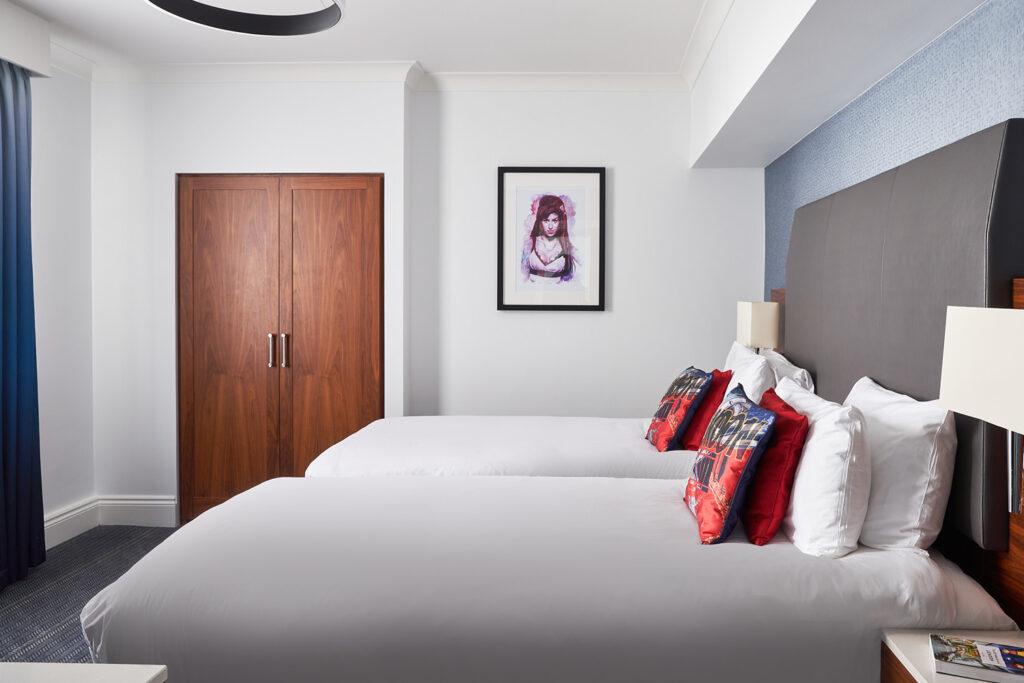 Bed at the Classic Twin Room - The Cumberland