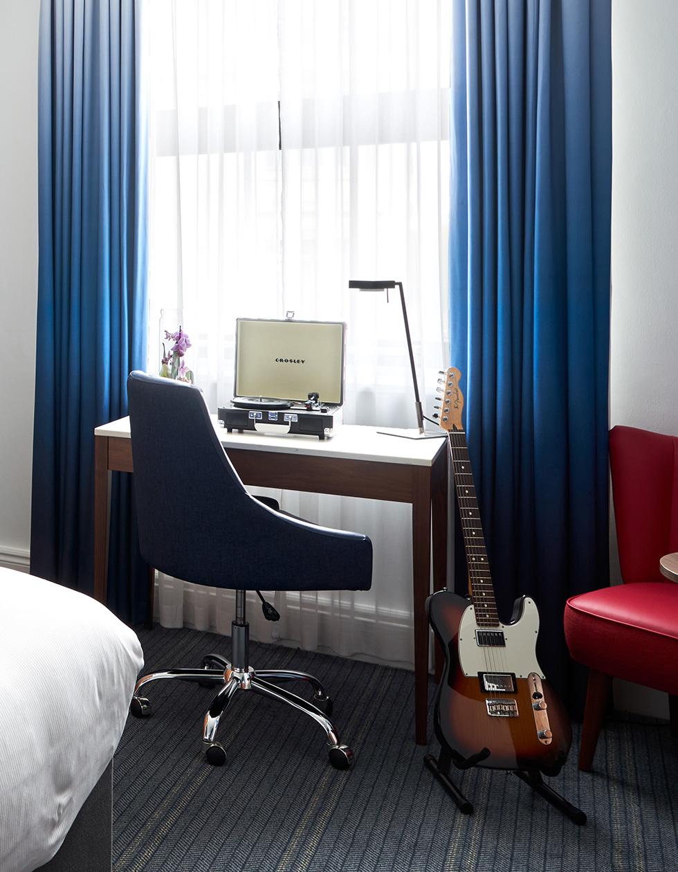 The Cumberland Hotel, London, Gold King
