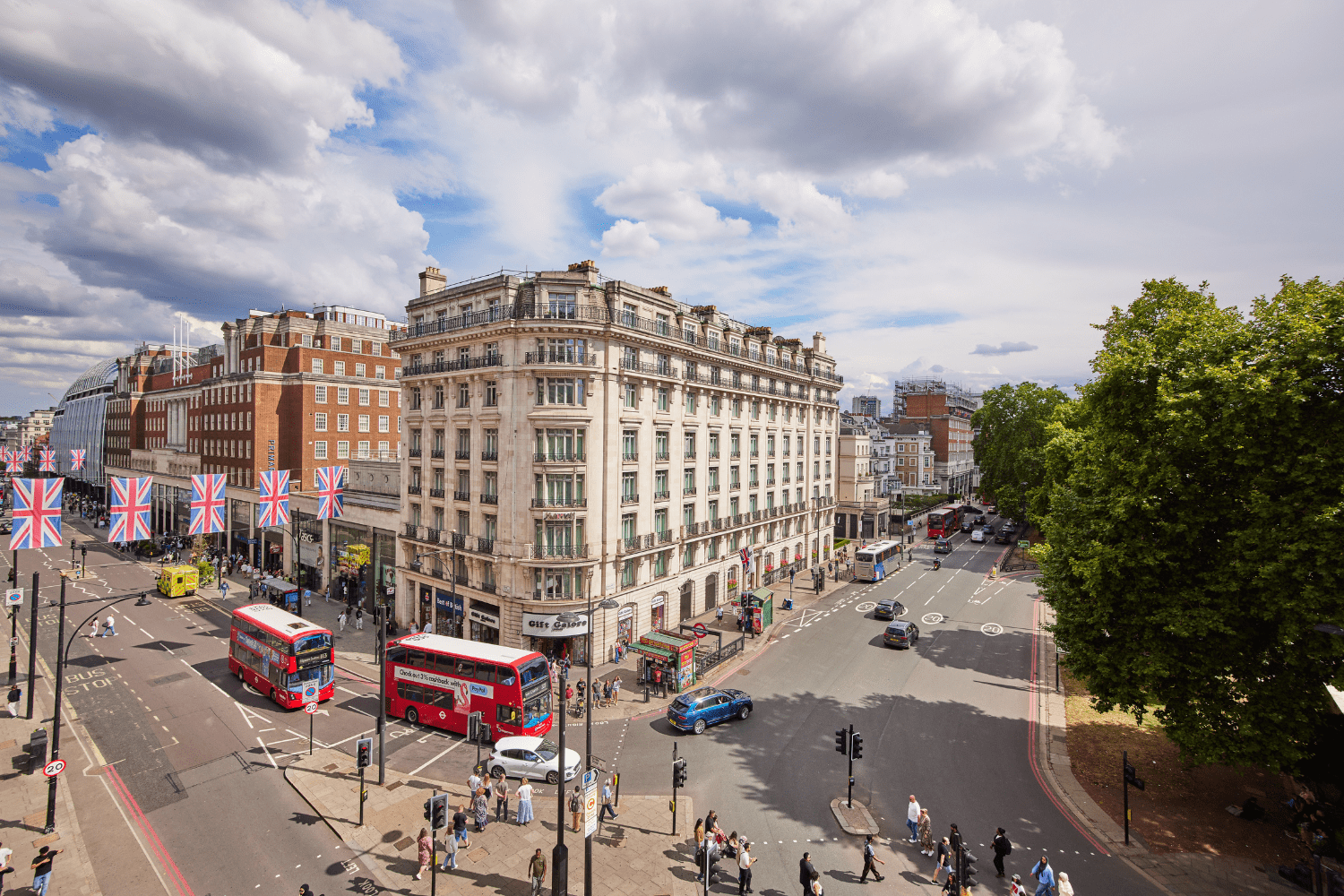 Exterior photo of the Cumberland Hotel Building